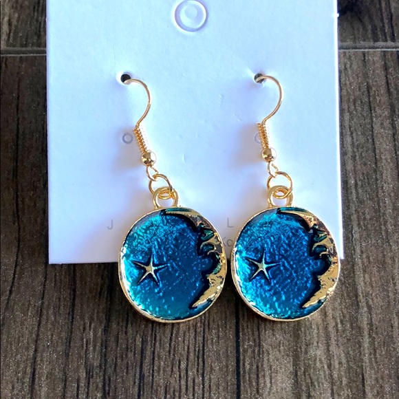 Moon & star earrings - Picture 1 of 2